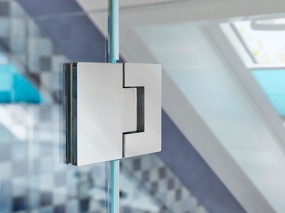 Beschlag Fermata aus massivem Edelstahl an Glasdusche